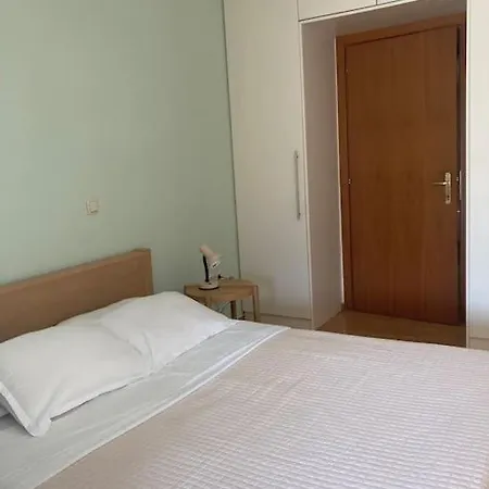 Cozy In City Center Daire Kalamata