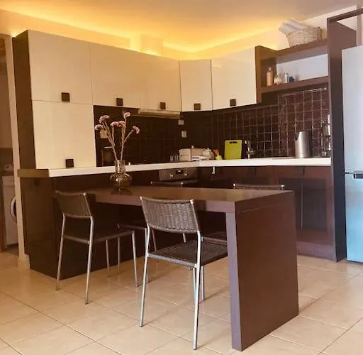 Cozy In City Center Διαμέρισμα *