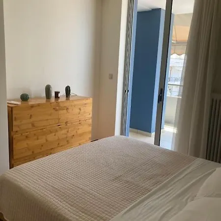 Cozy In City Center Apartment