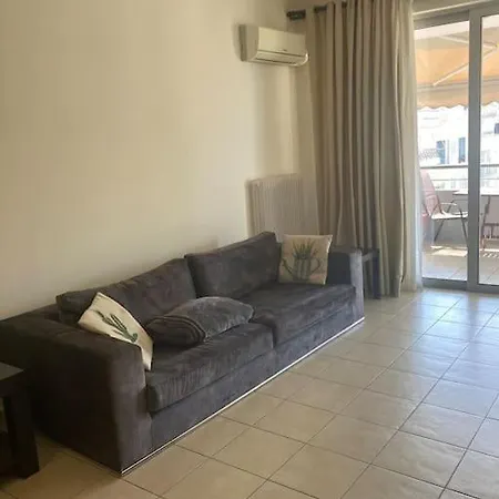 Cozy In City Center Apartment