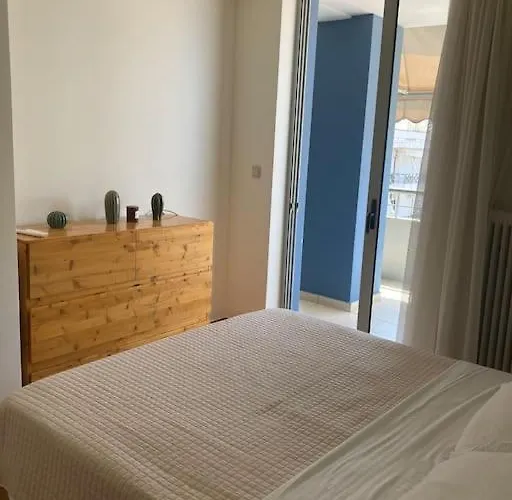 Cozy In City Center Apartment