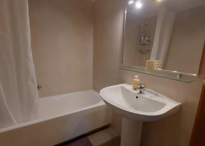 Cozy In City Center Apartment *